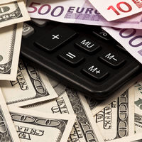Организациям рекомендовано перевести накопленные в евро и долларах средства в другие валюты